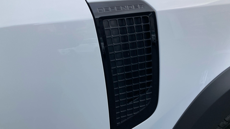 Land Rover Defender 90 Diesel 3.0 D250 Hard Top SE Auto